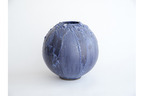 アダム・シルヴァーマンの個展「Blue」、“青”をテーマにした陶芸新作品を発表