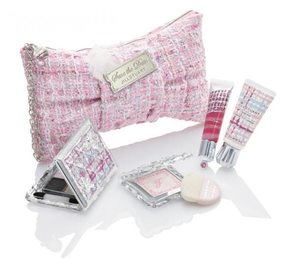 ジルスチュアート、クラッチ風ポーチに限定コスメを詰めたクリスマスコフレを発売