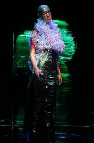 未来を手仕事で見せたユイマナカザトのTOKYOクチュール