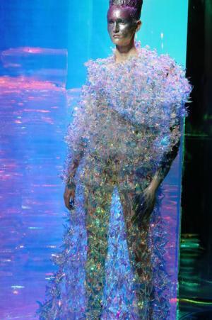 未来を手仕事で見せたユイマナカザトのTOKYOクチュール