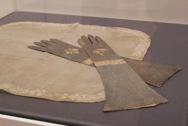 革命に散った宮廷の華、マリー・アントワネットの生涯に迫る大展覧会。ヴェルサイユ宮殿の至宝が六本木に集結【レポート】