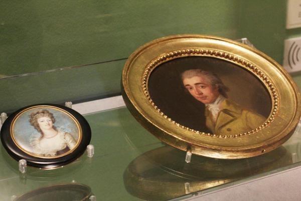 革命に散った宮廷の華、マリー・アントワネットの生涯に迫る大展覧会。ヴェルサイユ宮殿の至宝が六本木に集結【レポート】