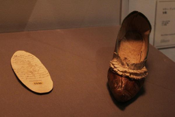 革命に散った宮廷の華、マリー・アントワネットの生涯に迫る大展覧会。ヴェルサイユ宮殿の至宝が六本木に集結【レポート】