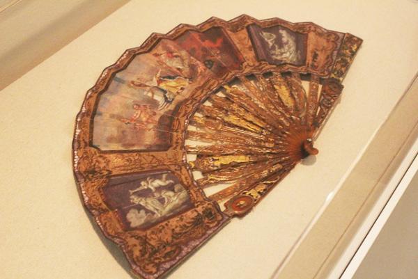 革命に散った宮廷の華、マリー・アントワネットの生涯に迫る大展覧会。ヴェルサイユ宮殿の至宝が六本木に集結【レポート】