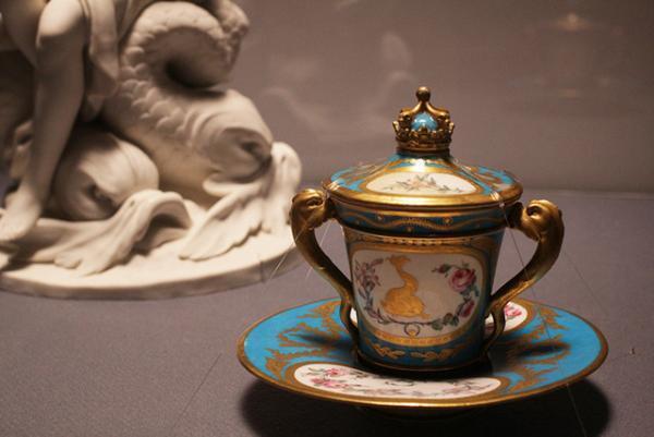 革命に散った宮廷の華、マリー・アントワネットの生涯に迫る大展覧会。ヴェルサイユ宮殿の至宝が六本木に集結【レポート】