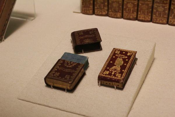 革命に散った宮廷の華、マリー・アントワネットの生涯に迫る大展覧会。ヴェルサイユ宮殿の至宝が六本木に集結【レポート】