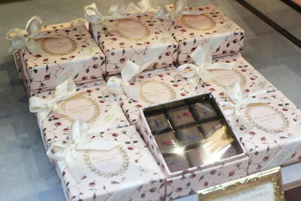 革命に散った宮廷の華、マリー・アントワネットの生涯に迫る大展覧会。ヴェルサイユ宮殿の至宝が六本木に集結【レポート】