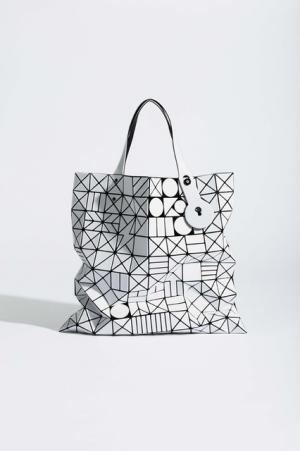 バオ バオ イッセイ ミヤケ、“矢印”や“稲妻”などのピースを使ったバッグ「CHORD」を限定発売