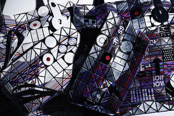 バオ バオ イッセイ ミヤケ、“矢印”や“稲妻”などのピースを使ったバッグ「CHORD」を限定発売