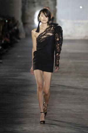 【ルック】サンローラン17SSウィメンズコレクション