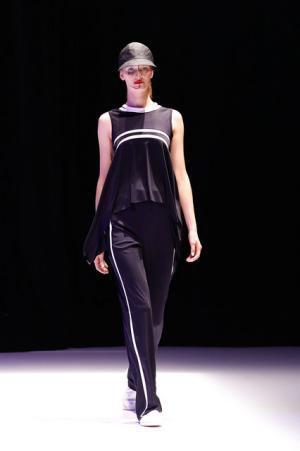 ヒロココシノが揺蕩うキュビズムとスポーティの三次元【17SSウィメンズ】