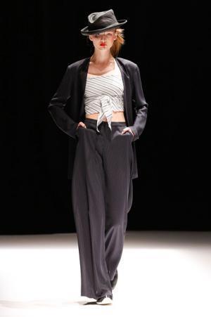 ヒロココシノが揺蕩うキュビズムとスポーティの三次元【17SSウィメンズ】