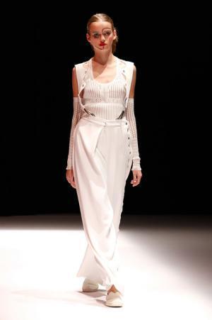 ヒロココシノが揺蕩うキュビズムとスポーティの三次元【17SSウィメンズ】