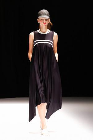 ヒロココシノが揺蕩うキュビズムとスポーティの三次元【17SSウィメンズ】