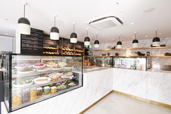 エル カフェ青山店がオープン。日本初、マドンナやオバマも愛する全米注目シェフによるメニューも