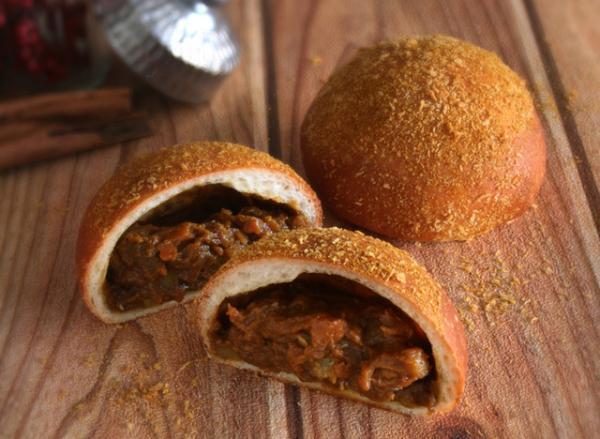 人気カレーパンや秋食材を使ったパン約100種類！マーチエキュート神田万世橋のパンマルシェ