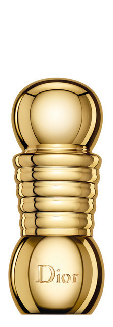 ディオールから、アクセサリーのように持ちたいクリスマスだけの特別なメイクアイテム