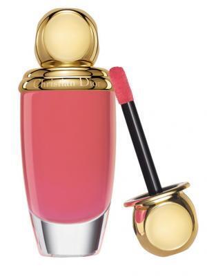 ディオールから、アクセサリーのように持ちたいクリスマスだけの特別なメイクアイテム