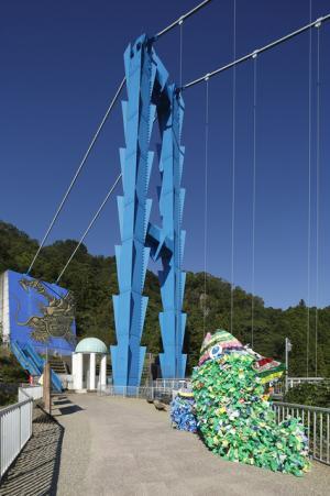 妹島和世による“風景を取り込む”足湯&amp;チェ・ジョンファ彫刻が「茨城県北芸術祭」にて完成！