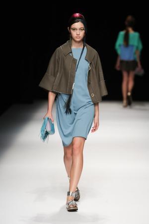 グラフィカルに錯覚を遊んだユマコシノ【17SSウィメンズ】