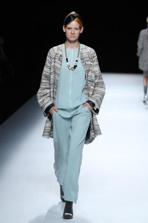 グラフィカルに錯覚を遊んだユマコシノ【17SSウィメンズ】