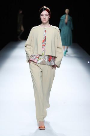 グラフィカルに錯覚を遊んだユマコシノ【17SSウィメンズ】