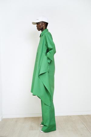 デムナ・ヴァザリアのバレンシアガ、ハウスクチュールに継承されるディテールで遊ぶ【17SSリゾート】