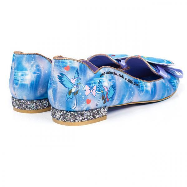 光るガラスの靴...!?ロンドン発イレギュラー チョイスからシンデレラ・コレクションが誕生