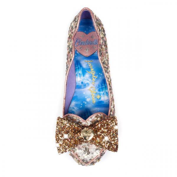 光るガラスの靴...!?ロンドン発イレギュラー チョイスからシンデレラ・コレクションが誕生