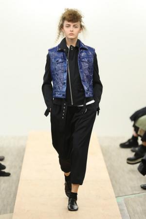 【ルック】コム デ ギャルソン・コム デ ギャルソン17SSコレクション