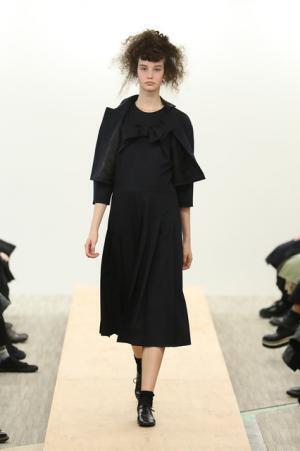 【ルック】コム デ ギャルソン・コム デ ギャルソン17SSコレクション