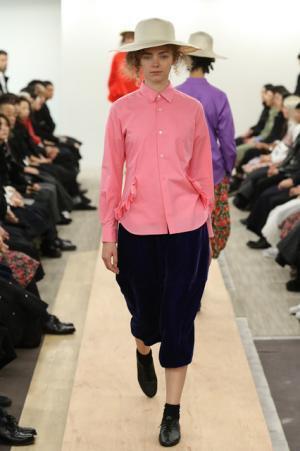 【ルック】コム デ ギャルソン・コム デ ギャルソン17SSコレクション