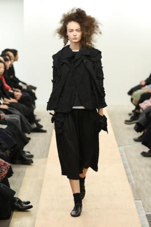 【ルック】コム デ ギャルソン・コム デ ギャルソン17SSコレクション