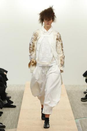 【ルック】コム デ ギャルソン・コム デ ギャルソン17SSコレクション