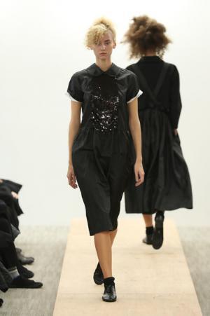 【ルック】コム デ ギャルソン・コム デ ギャルソン17SSコレクション