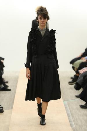 【ルック】コム デ ギャルソン・コム デ ギャルソン17SSコレクション