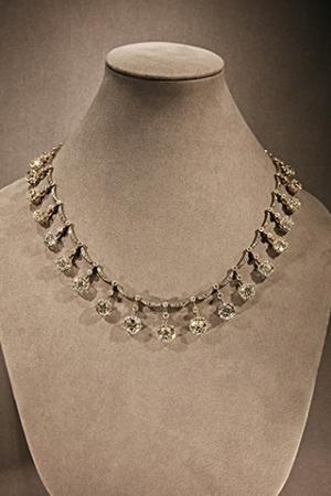 世界最大級の伝説的ジュエリー「ティファニー ダイヤモンド」上陸。銀座本店でアーカイブコレクション展