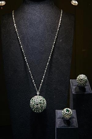 世界最大級の伝説的ジュエリー「ティファニー ダイヤモンド」上陸。銀座本店でアーカイブコレクション展