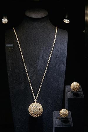 世界最大級の伝説的ジュエリー「ティファニー ダイヤモンド」上陸。銀座本店でアーカイブコレクション展