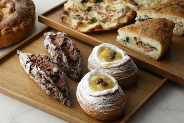 苺と練乳のムースや苺のシャンパンカクテルなど、冬だけに味わえるパレスホテル東京のメニュー