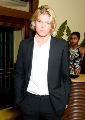 ディオール、メイクアップの歴史を紐解くアートブック『アート オブ カラー』刊行。300人超の著名人がNYでお祝い