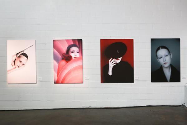 ディオール、メイクアップの歴史を紐解くアートブック『アート オブ カラー』刊行。300人超の著名人がNYでお祝い