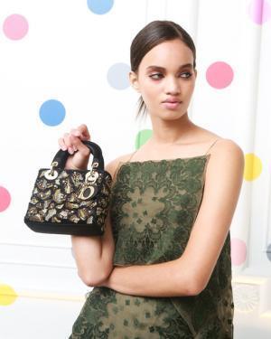 ディオール、メイクアップの歴史を紐解くアートブック『アート オブ カラー』刊行。300人超の著名人がNYでお祝い