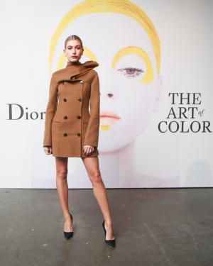 ディオール、メイクアップの歴史を紐解くアートブック『アート オブ カラー』刊行。300人超の著名人がNYでお祝い