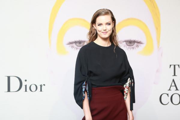 ディオール、メイクアップの歴史を紐解くアートブック『アート オブ カラー』刊行。300人超の著名人がNYでお祝い