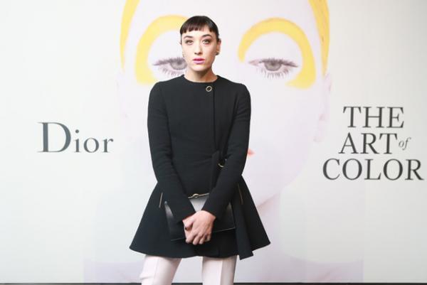 ディオール、メイクアップの歴史を紐解くアートブック『アート オブ カラー』刊行。300人超の著名人がNYでお祝い