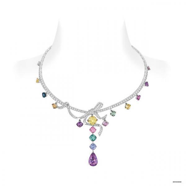 印象派絵画とショーメの共通点を語る新作ジュエリーが新宿伊勢丹で世界初公開！