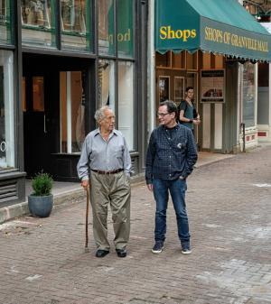 写真界の巨匠ロバート・フランクとブック界の重鎮ゲルハルト・シュタイデルの展覧会が開催。作品を新聞紙に印刷、会期終了後には破棄