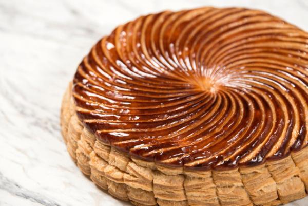 “おでんケーキ”や花咲く“ホットチョコ”も。ドミニクアンセルベーカリーから楽しい新作スイーツが多数登場！