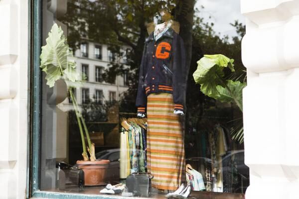 パリの中心からアフリカ文化を発信する注目のヴィンテージショップ「ル・マルシェ・ノワール（Le Marche Noir）」